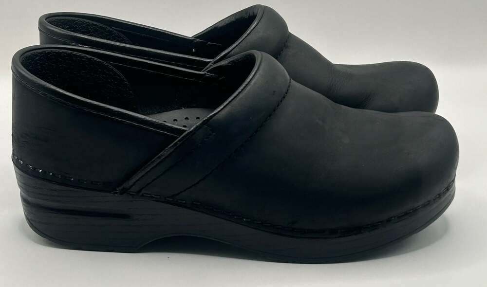 Dansko Women's Professional XP 2.0 Black Leather Nursing Clogs - Picture 2 of 6